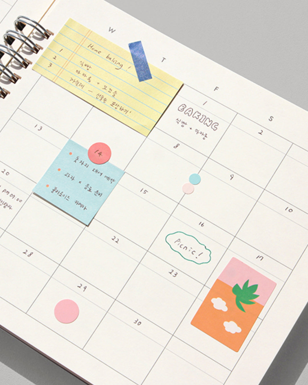 Sticky memo on calendar