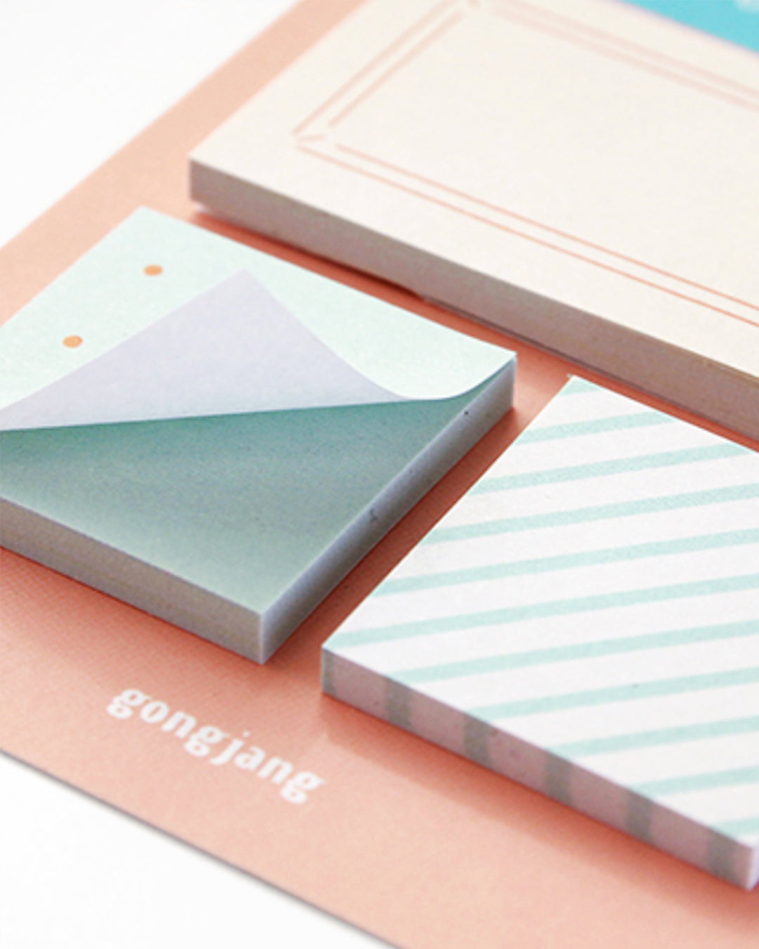 Sticky memo peeling detail
