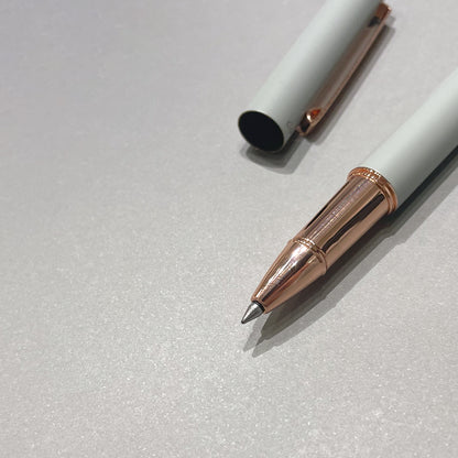 ローラーボールペン 0.6mm